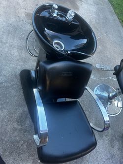 Salon chair