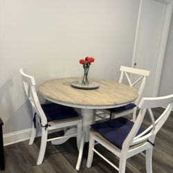 Dining Room Table 