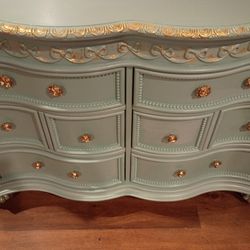 Disney princess dresser