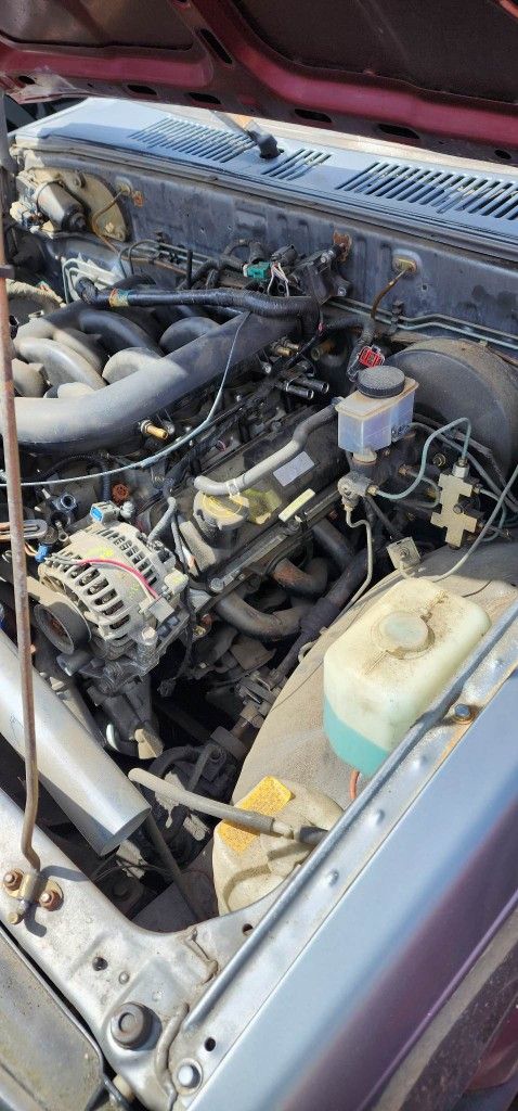 92 Mazda B2200 Needs Finished
