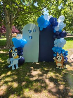 Bluey and Bingo party standing props
