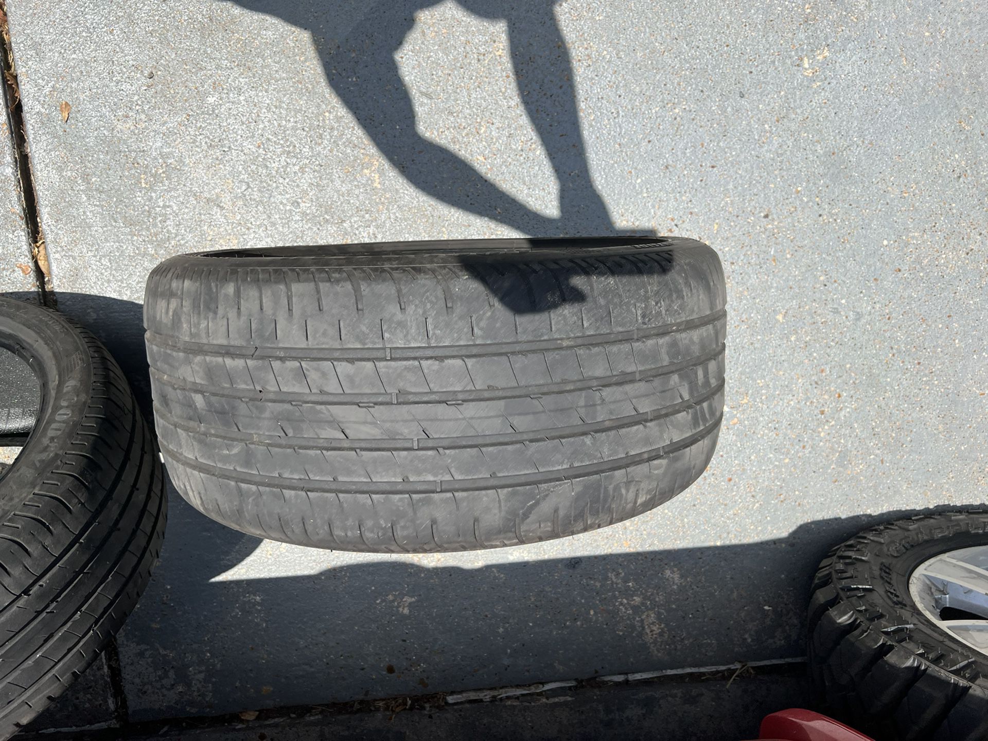 Low profile tires 20s for Sale in Houston, TX - OfferUp