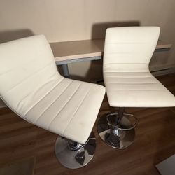 Set of 2 Adjustable Bar Stools / Counter Stools – Great Condition 