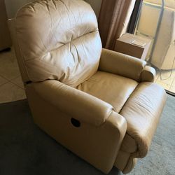 Recliner Tan, Leather, Electric Medium Size