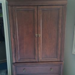 Armoire, Bassett