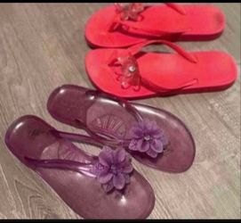 Womens flip flops  size 8 $5 each