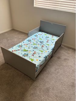 Toddler bed