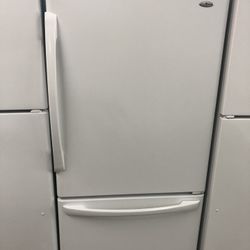 White Bottom Freezer Refrigerator With Ice Maker 