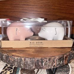 Rae Dunn Salt/Pepper Shaker Set