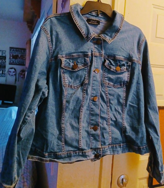 Woman's Lane Bryant Size 22 Denim Buttoned Jean Jacket