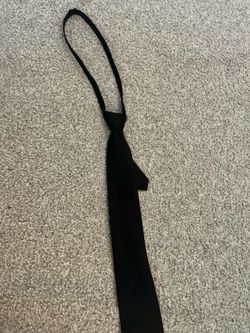 Black zipper tie