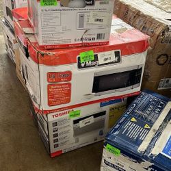 Magic Chef MCDST 1.8 cu. ft. Countertop Microwave