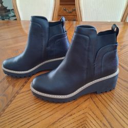 LOTS OF WOMENS SHOES SZ 6.5 - 7