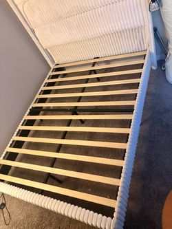 $275 QUEEN SIZE MATTRESS AND BEDFRAME