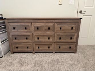 Dresser