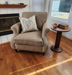 Beautiful Bernhardt accent chair!