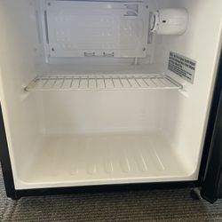 Mini Fridge 1.7 Cu ft