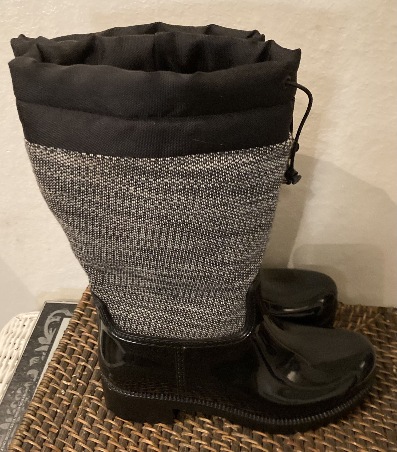 Women’s Baretraps Rain Boots, New, Faux Fur Lined, Size: 7M