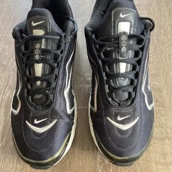 Size 11.5 - Nike Air Black/Silver Excellent condition