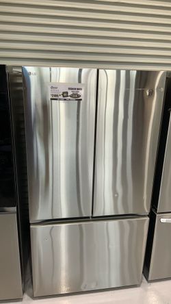LG 31.7 cu.ft. Smart Standard Depth French Door Refrigerator $1,100