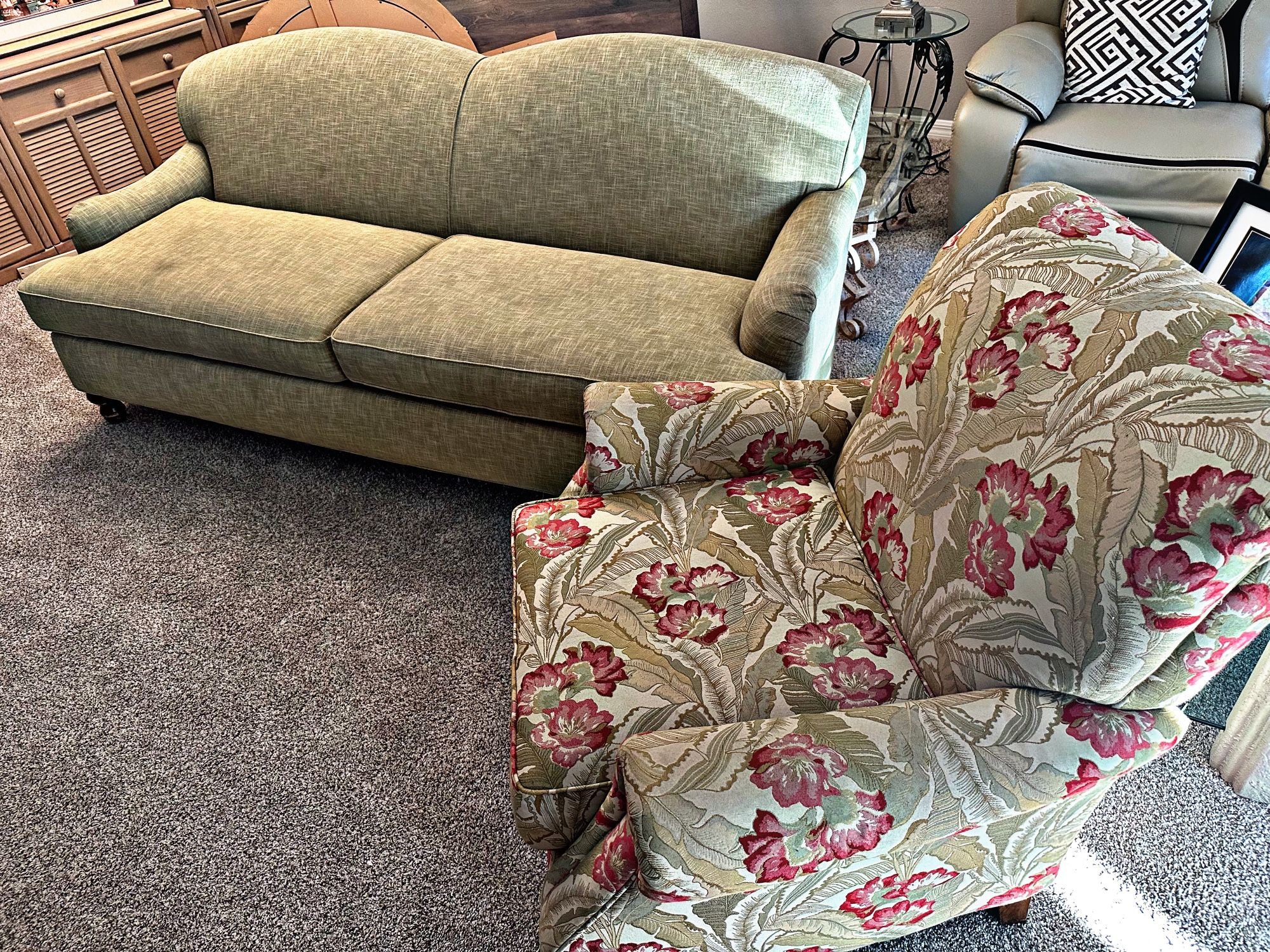 Beautiful 2 Piece Living Room Set 