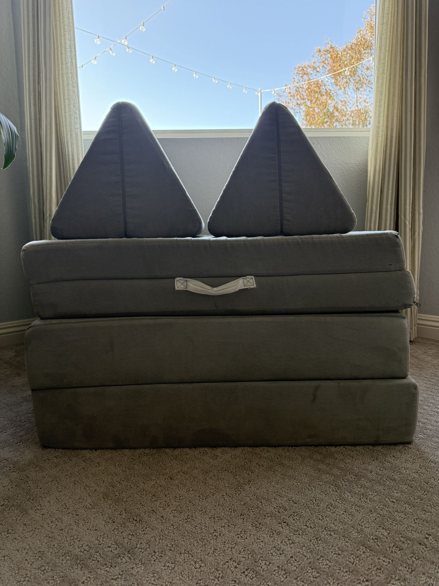 Nugget Comfort Play Couch