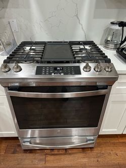 LG Stainless Steel Gas Range with Air Fry