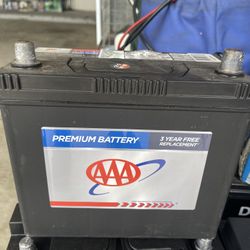 Car battery group size 51r fits Honda