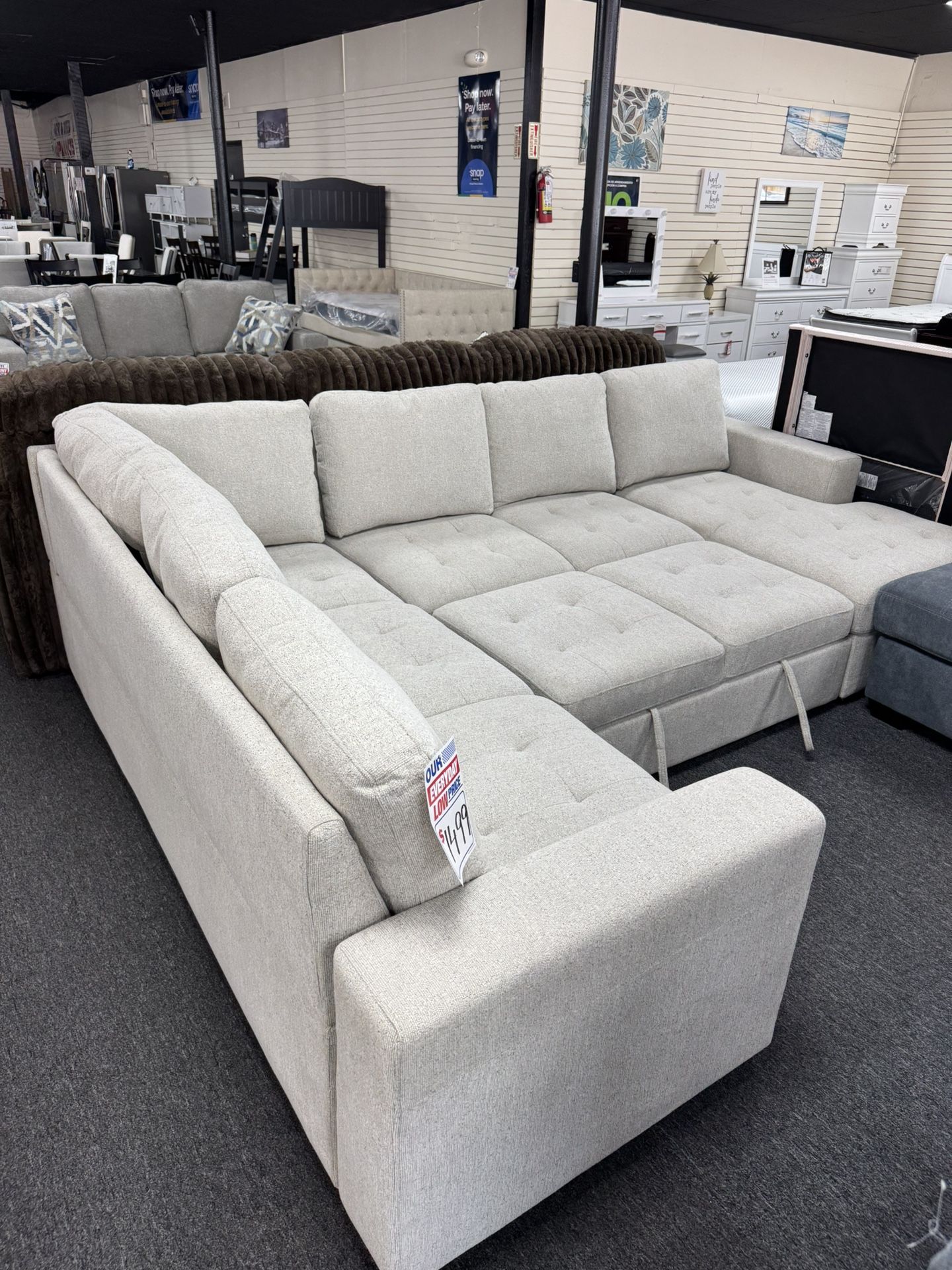Sleeper Sectional. 🚚WE DELIVER🚚