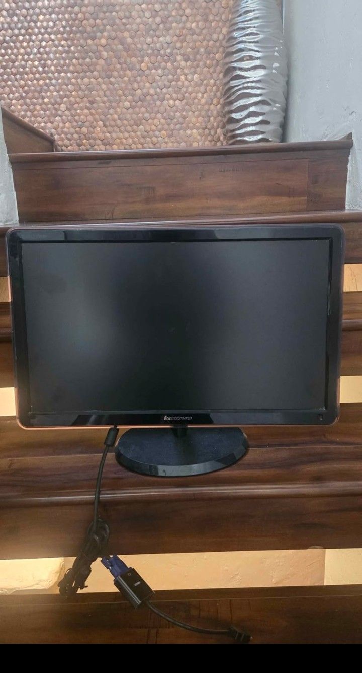21-in Lenovo Computer Monitor