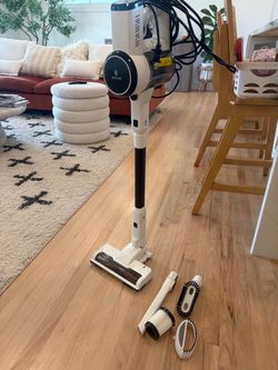 Girnoor Small Dry Vacuum With All Attachments