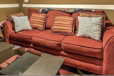 SOFA IN EXCELLENT CONDITION VERY COMFORTABLE!!