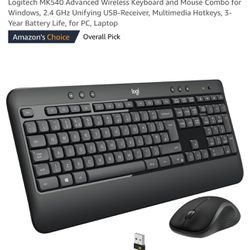 Wireless  Logitech Keyboard And Mouse 