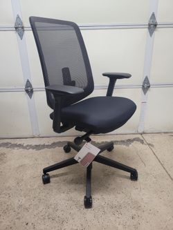 BRAND NEW Herman Miller Verus Mesh Ergonomic Computer Desk Office Chair