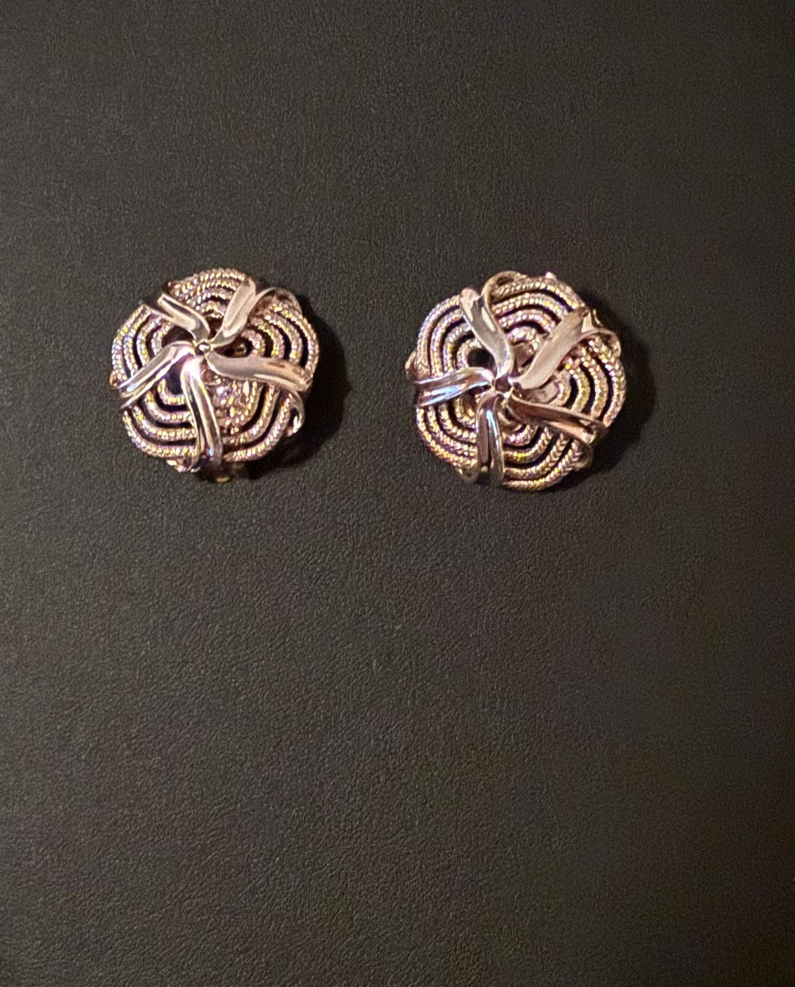 KRAMER Signed Vintage Elegant Gold Knot Clip Earrings