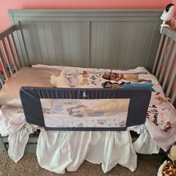 Graco Crib, Mattress & Crib Rail! 