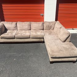 Sectional couch sofa Free Delivery 