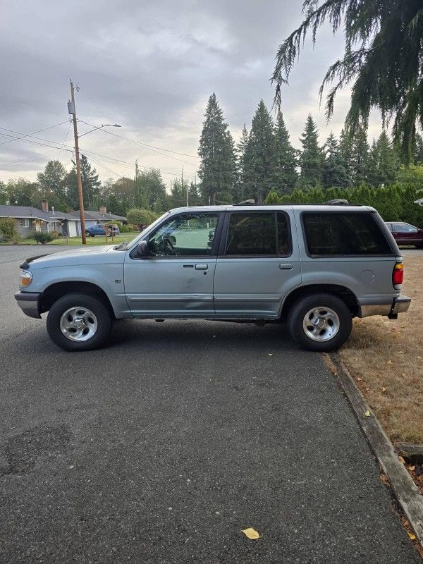 1996 Ford Explorer