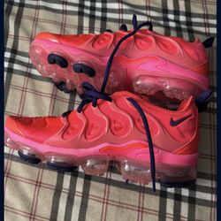 Nike vapor max crimson pink