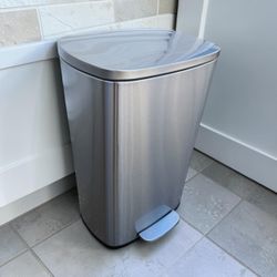 Stainless Steel Step Flip Top Kitchen Home Garbage Trash Can, Good Condition!