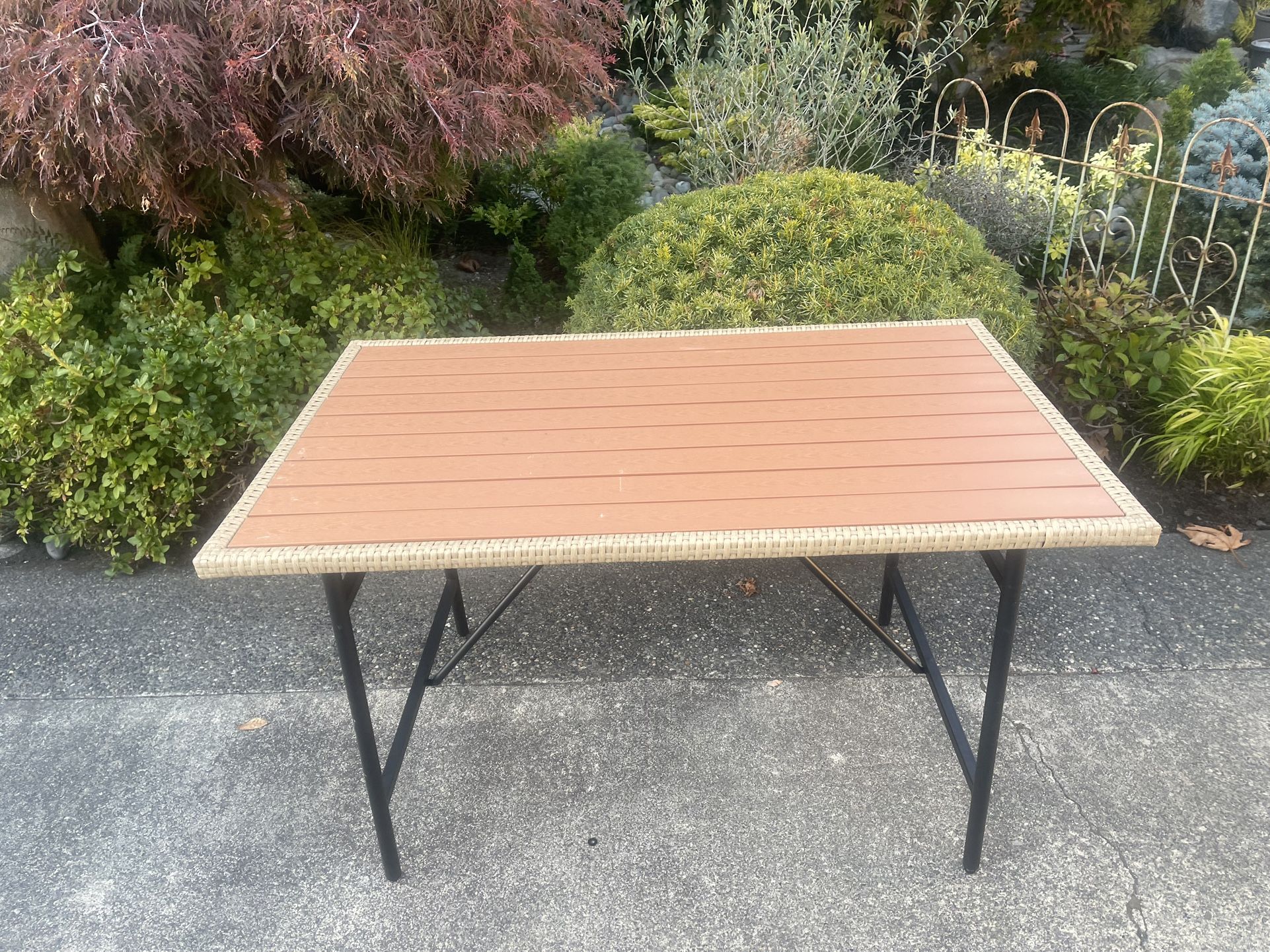OUTDOOR TABLE BRAND NEW JUST BUILT!!!