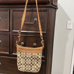 Authentic vintage Coach small crossbody 