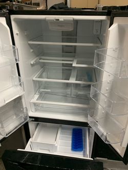 Nevera 3 puerta agua frontal y freezer abajo 30”