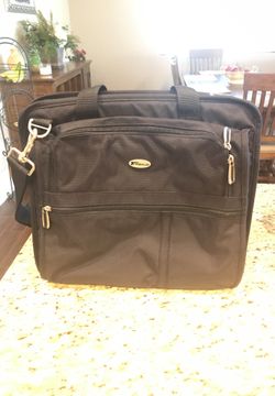 Black Targus laptop bag