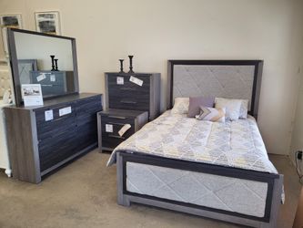 Queen Bed Set