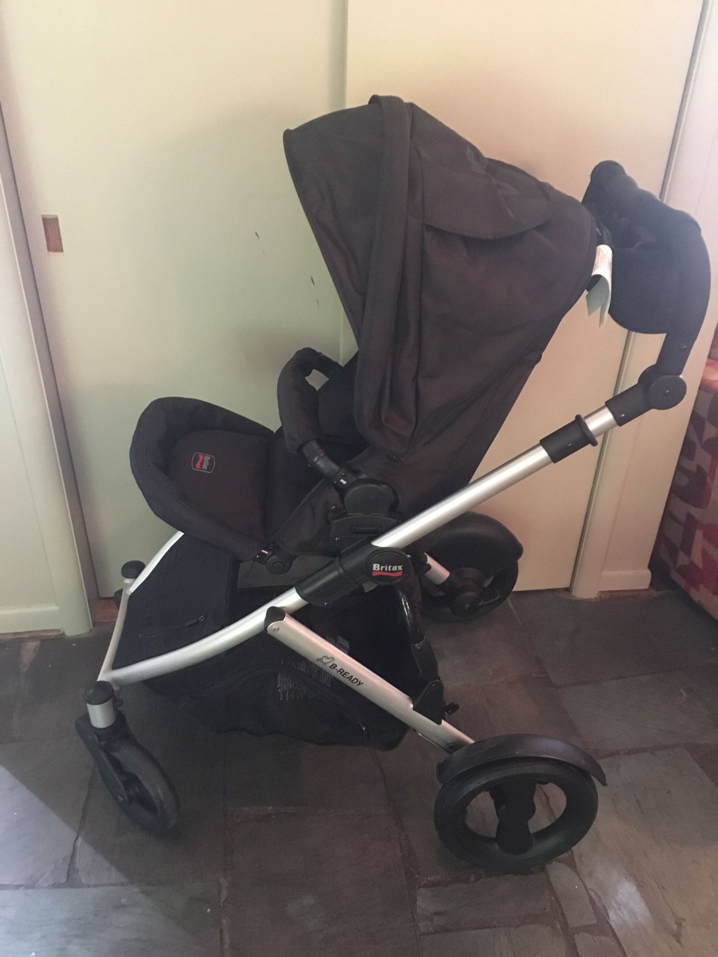 Like New Britax B-Ready Stroller