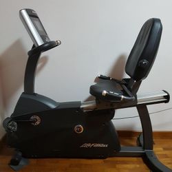 Life Fitness R3 Recumbent bike for Sale in West Somerville MA
