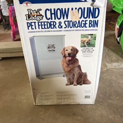 Chow Hound Per Feeder And Storage Bin