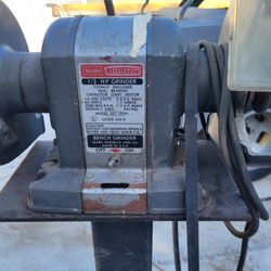 Craftsman Grinder With Heavy Stand 