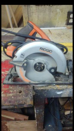 Like new Ridge circular saw
